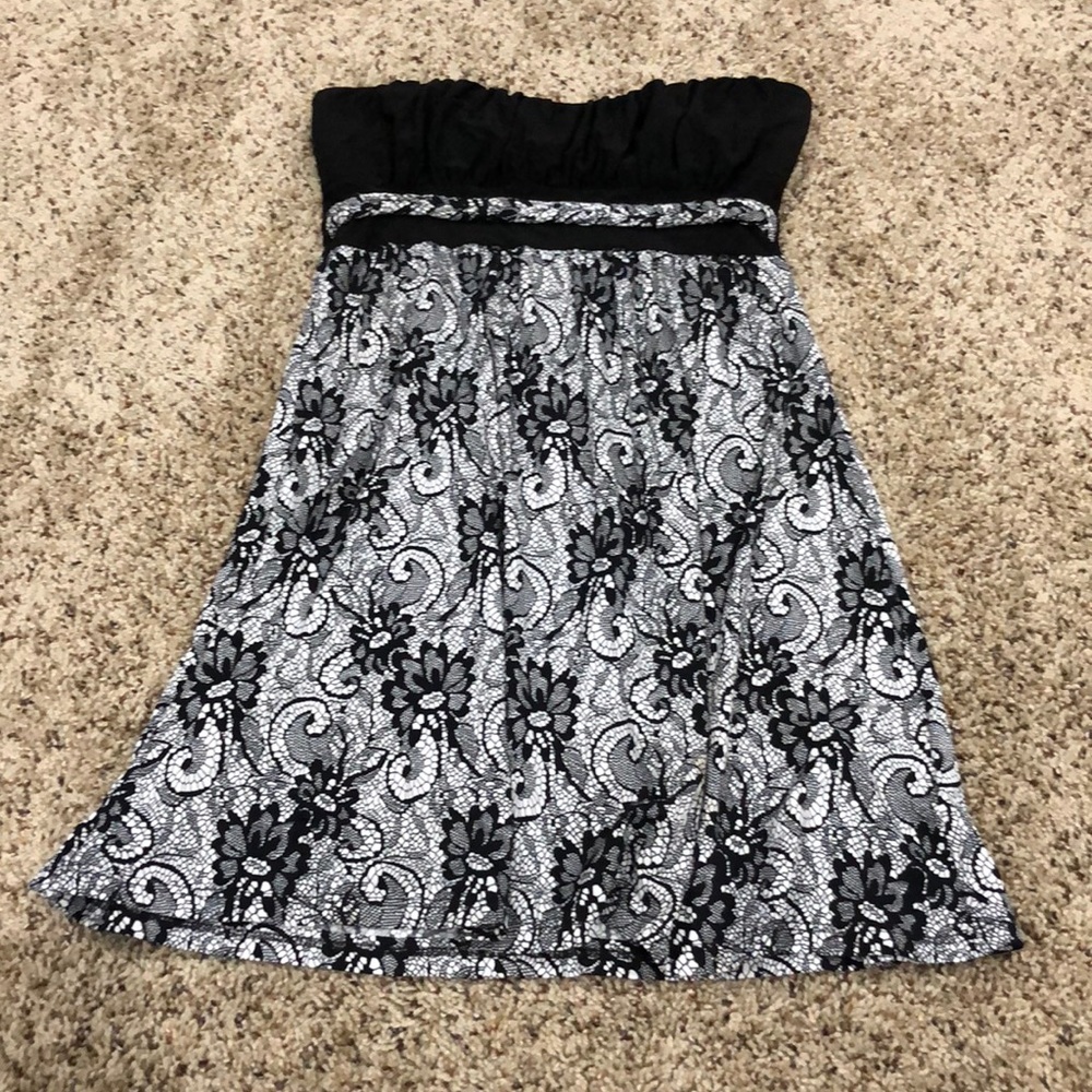 Lace design strapless dress - Picture 1 of 2